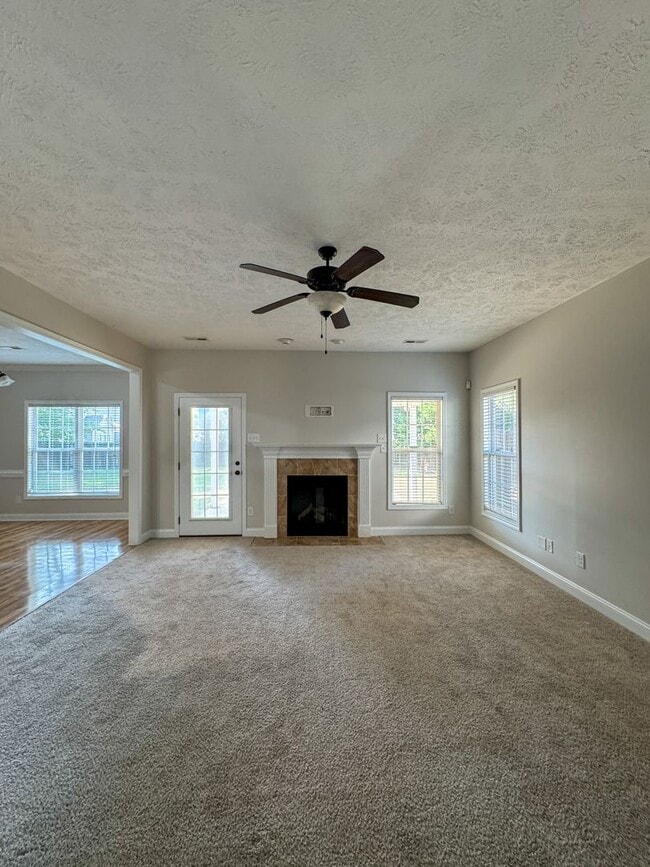 Photo - 2423 Kimbolton Drive