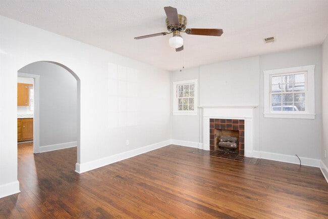 1220 Hammond Ave