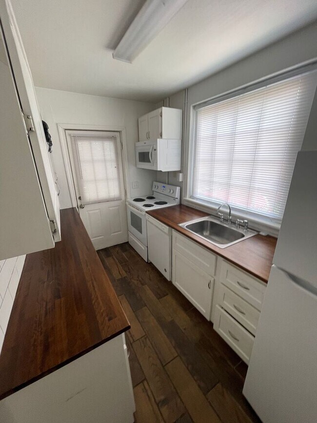 Photo - 401 Waccamaw Ave