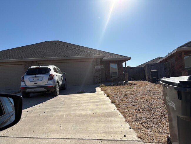 Photo - 5609 Jarvis St Unidad 1-2