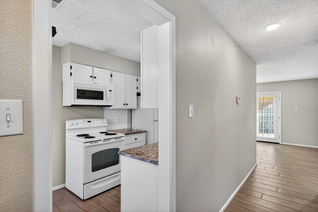 Photo - 3222 Preston Dr