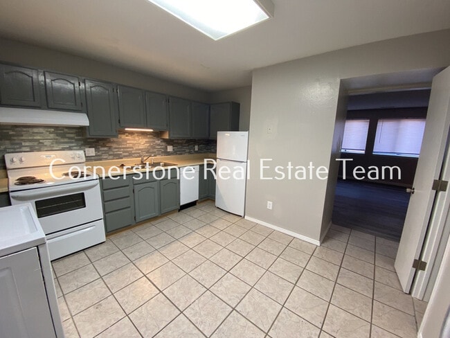 Photo - 2627 E Uintah St