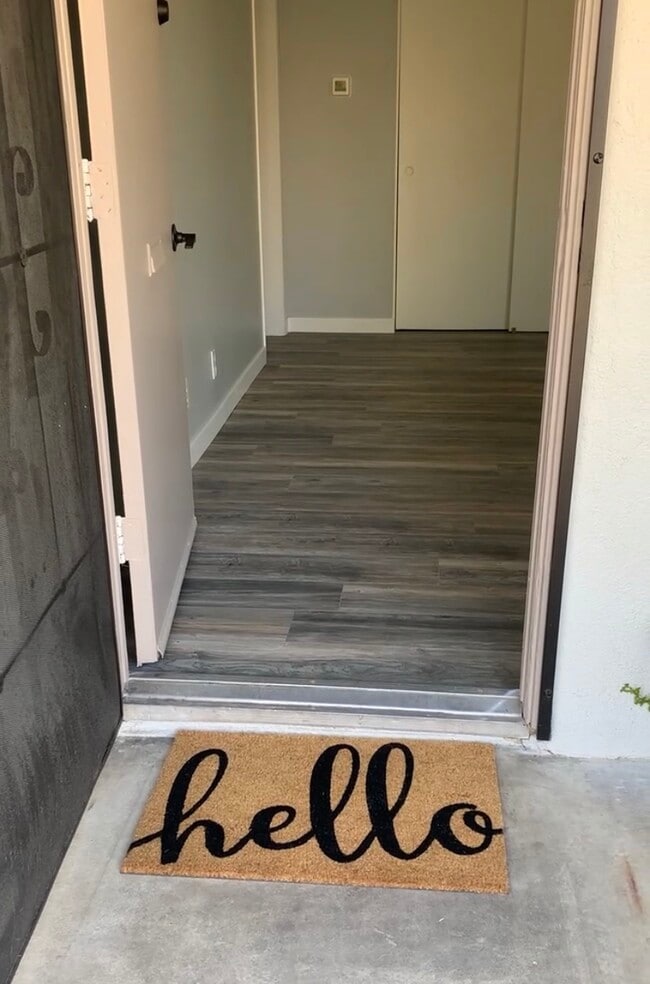 Photo - 2729 W Yale Ave Unit B