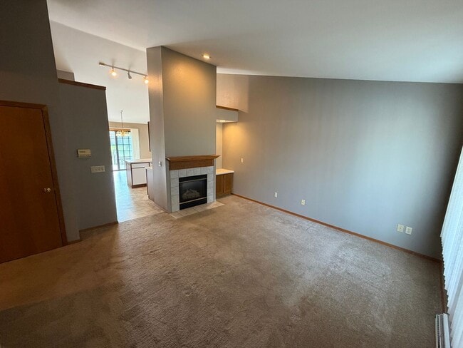 Building Photo - 514 Pheasant Dr Unit 516