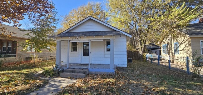 Building Photo - 1827 Jackson N Ave