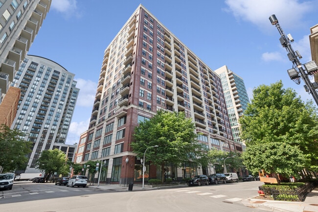 Building Photo - 451 W Huron St Unit 1501