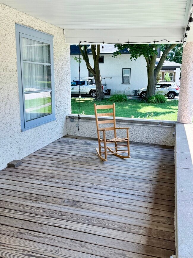 124 E Sunnyside Ave