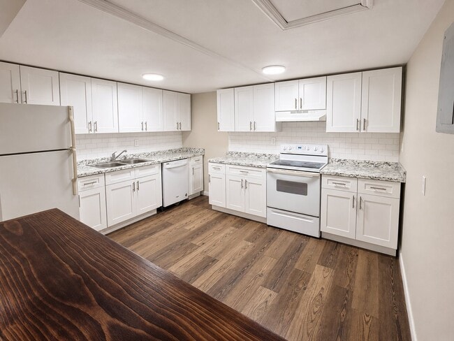 Photo - 3722 N 56th St