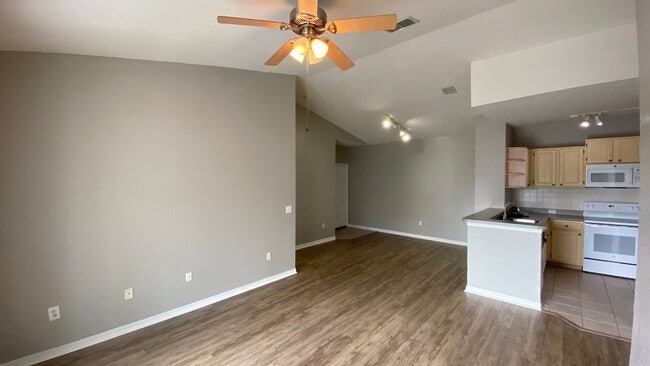 Photo - 2BD/2BA Condo in Bella Terra - Priced to R... Unidad 10306