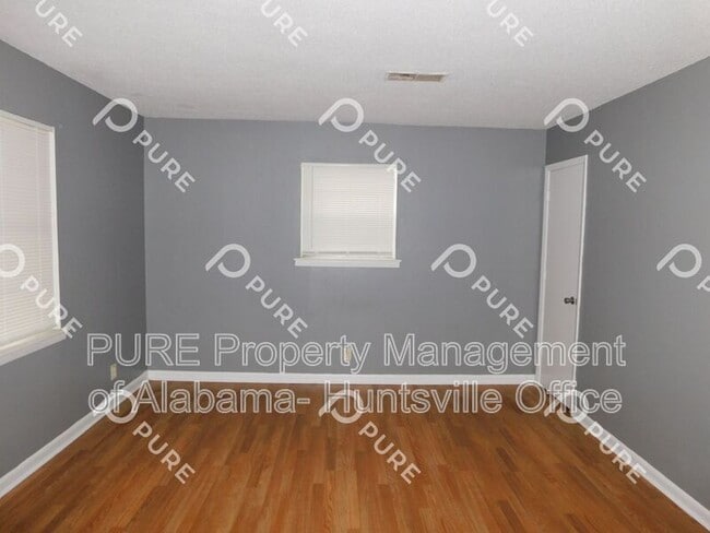 Photo - 4012 Offutt Ct NW