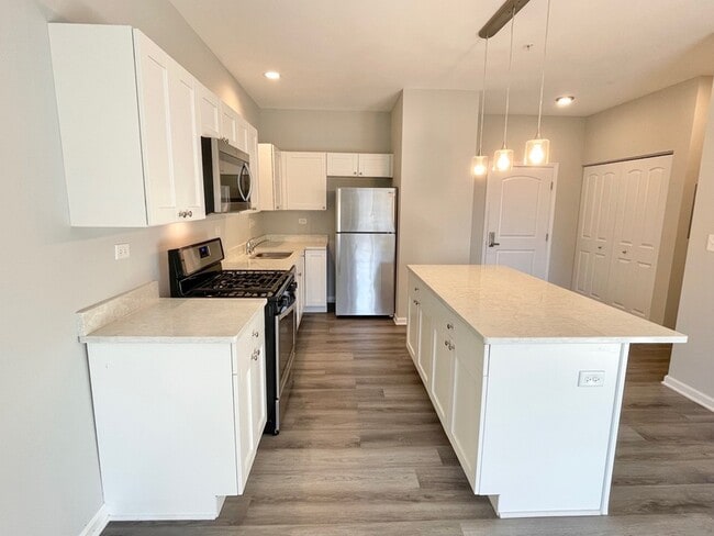 Photo - 301 N Madison St Unit 3B