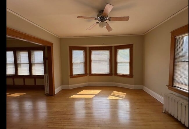 Photo - 1704 E Locust St Unidad 6