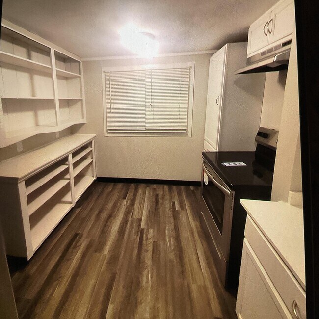 Photo - 460 Evers Ave