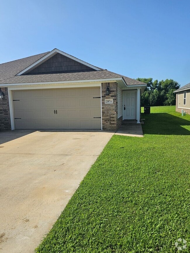 Building Photo - 2107b Ingalls Ln Rental