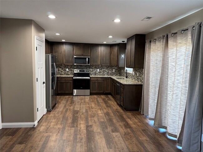 1135 Baseball Dr