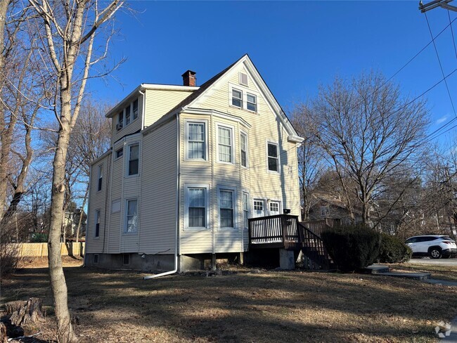 Building Photo - 19 E Cedar St Unit 1 Rental