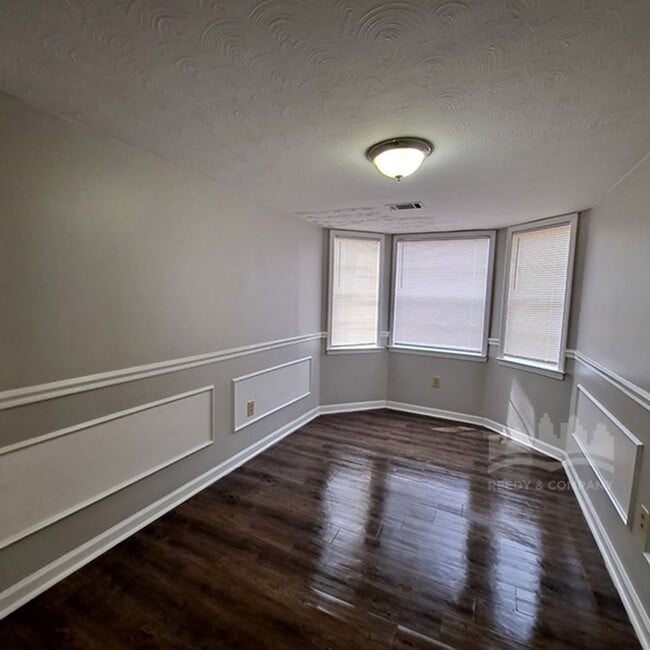 Photo - 3743 Lakehurst Dr