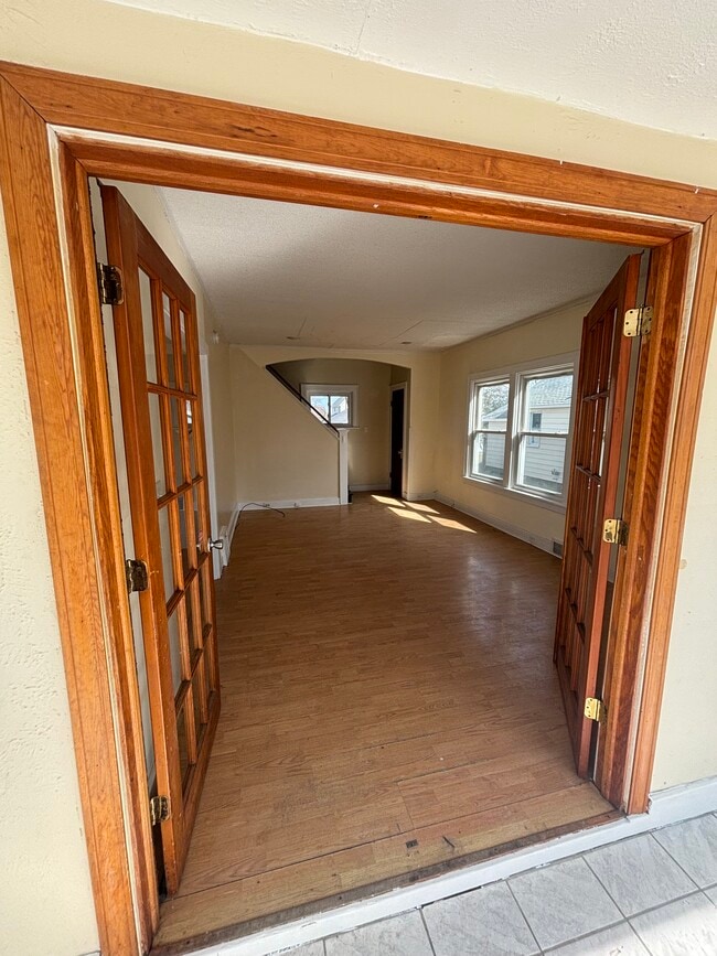 Photo - 303 W 12th St