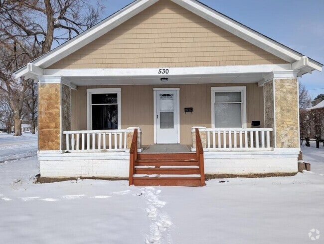 Building Photo - 530 Walnut St Rental