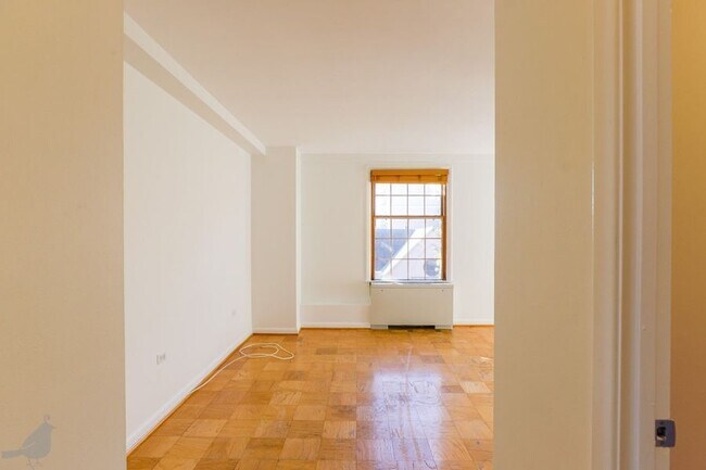 Photo - 1880 Columbia Rd NW