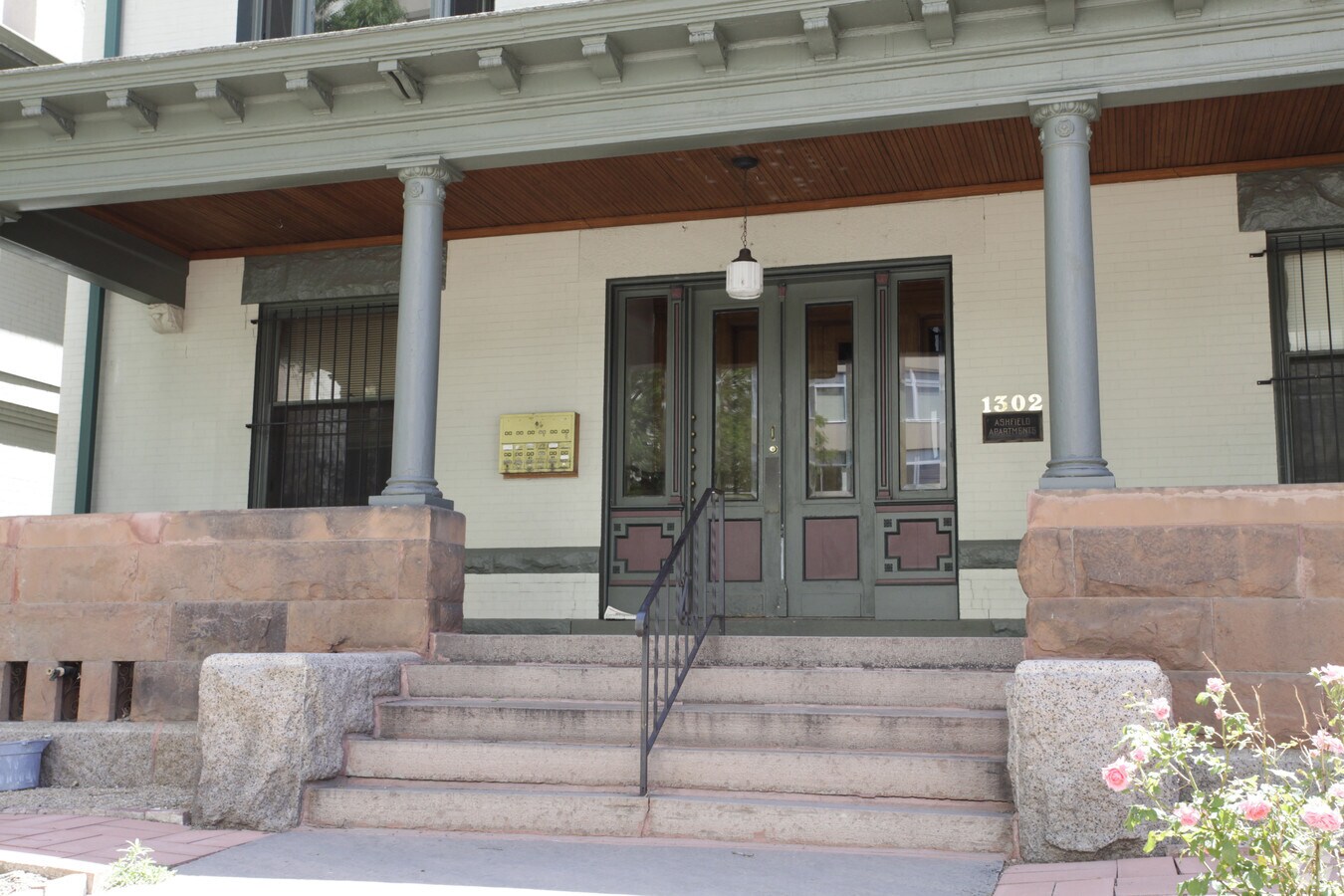 Photo - 1302 Williams St
