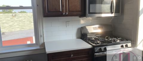Building Photo - 84 67th St Rental