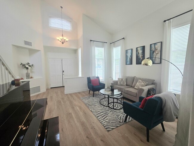 Photo - 4802 Baroque Ter