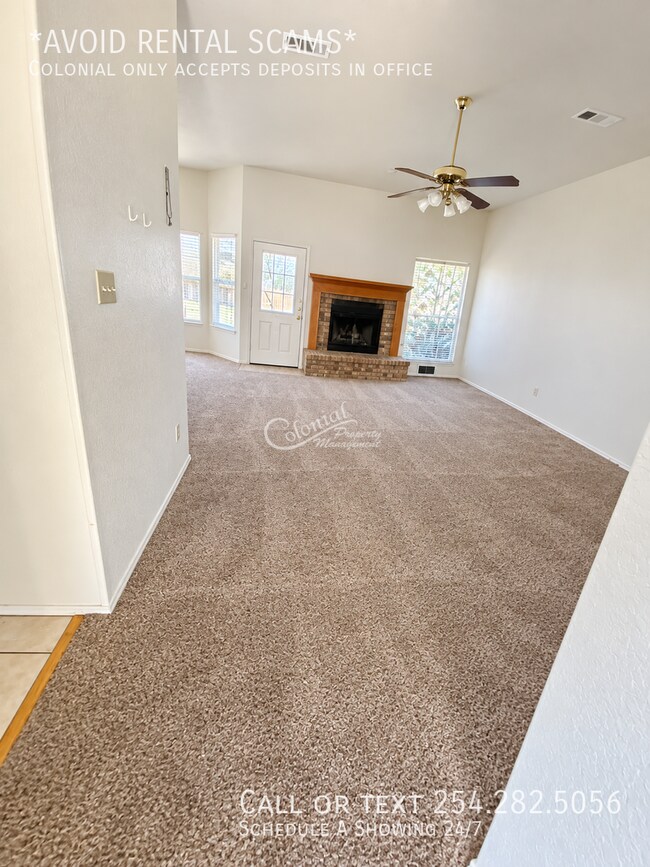 2316 E Iowa Dr