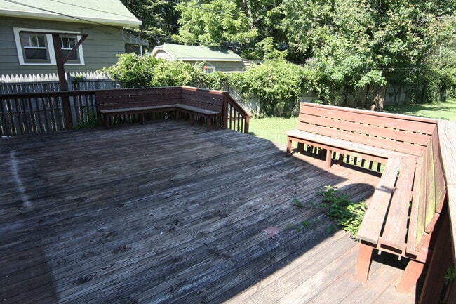 Photo - 5623 Winthrop Avenue