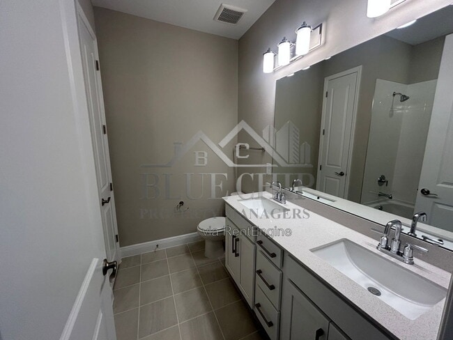 Photo - 1008 British Cir