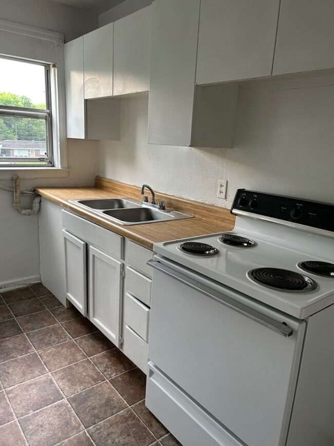 Photo - 1026 40th St Ensley Unidad 1026 A