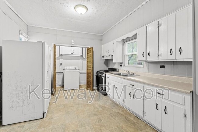 Photo - 1914 Warren St