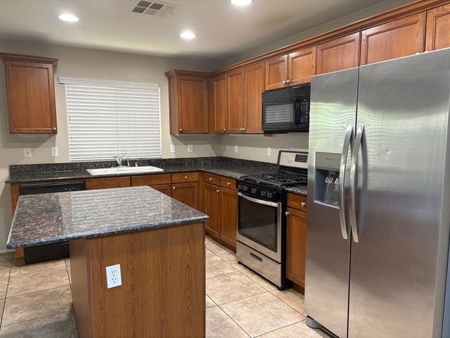 Photo - Beautiful 4 Bedroom Home in Mountains Edge!