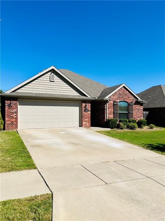 3046 N Autumn Rose Avenue - 3046 N Autumn Rose Avenue House