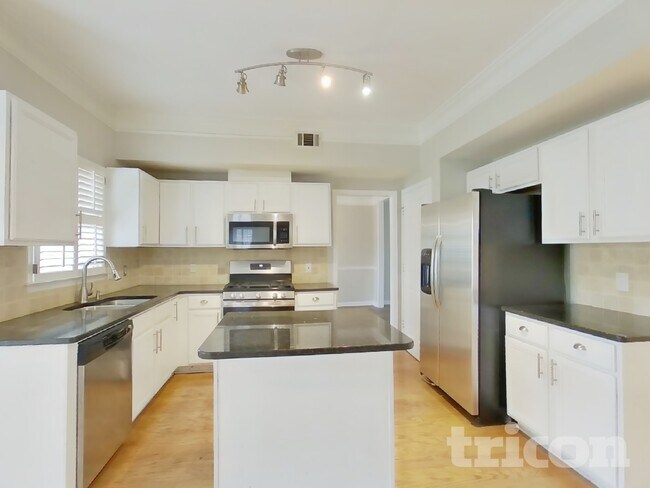 Photo - 3341 Rose Ridge