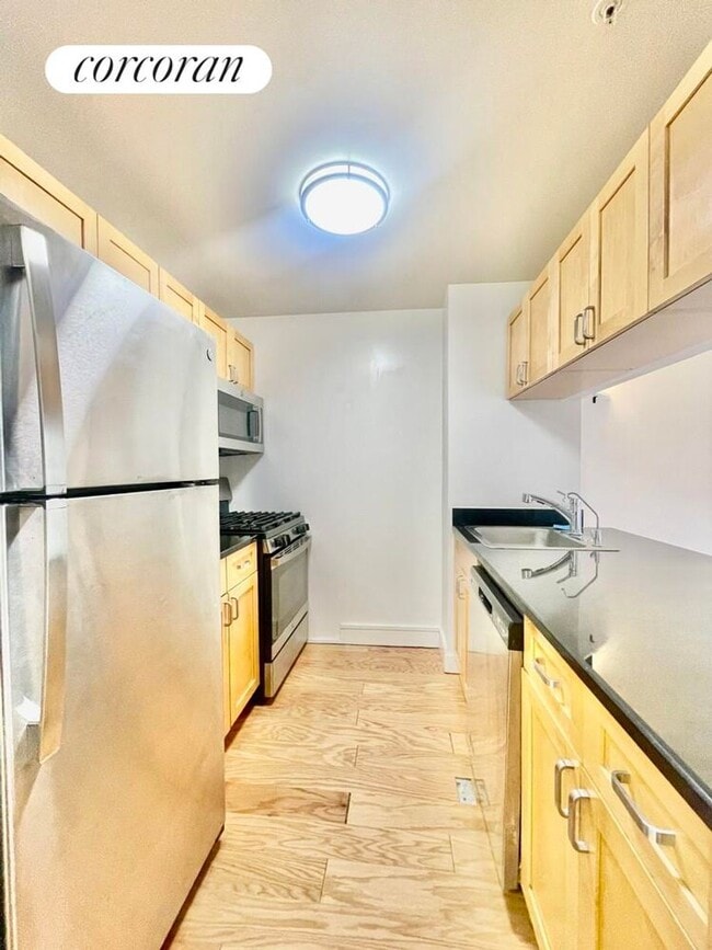 Photo - 323 W 96th St