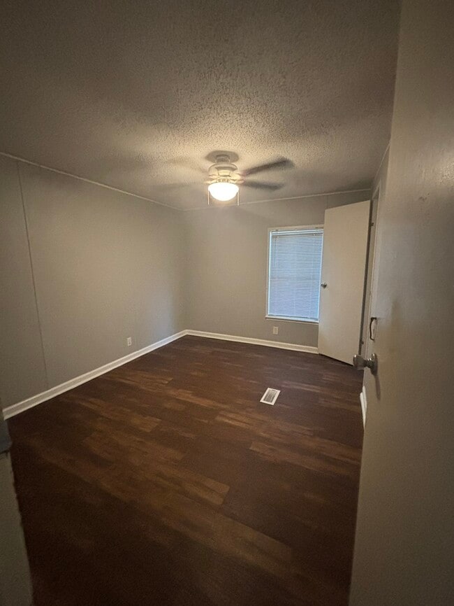 Photo - Triangle Mobile Home Park