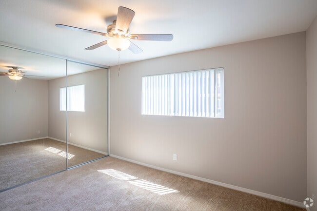 2HAB, 1BA - 802 ft² - Town Center Apartments