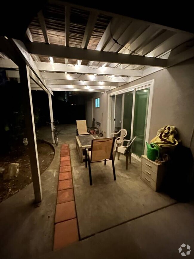 Building Photo - 1329 S Saltair Ave Unit 3 Rental