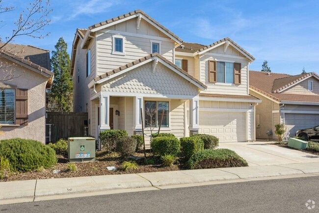 Building Photo - Gorgeous Roseville Home in Gated Community