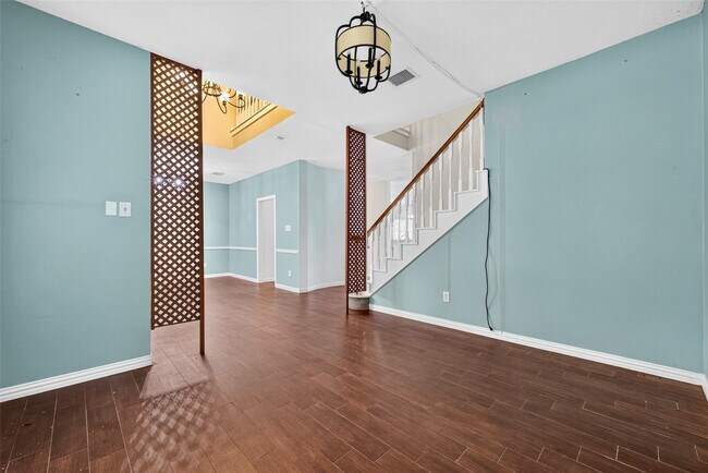 6311 Drake Elm Dr