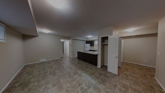 Photo - 11203B-112098 98 St