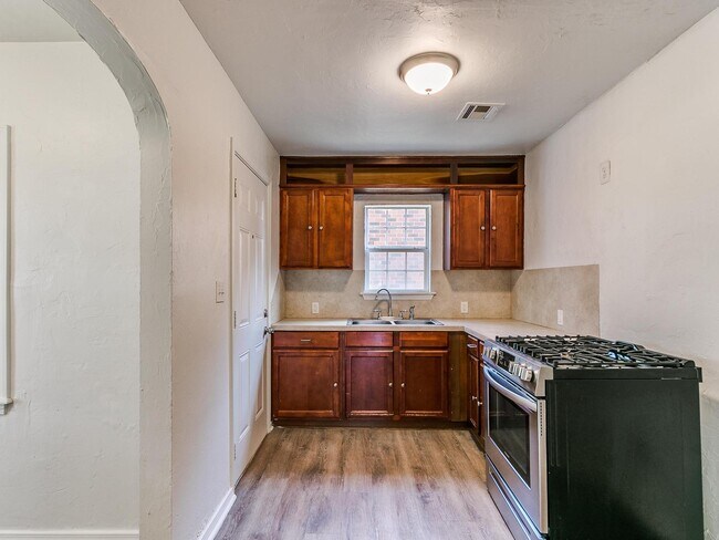 Photo - 1501 NE Grand Blvd