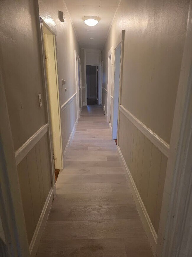 Photo - 4-bed Oak Square Brighton
