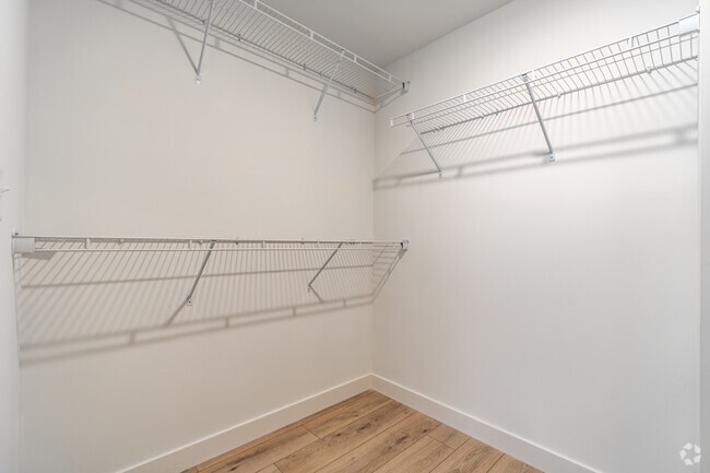 B1 2BR, 2BA - 1123SF - Primary Closet
