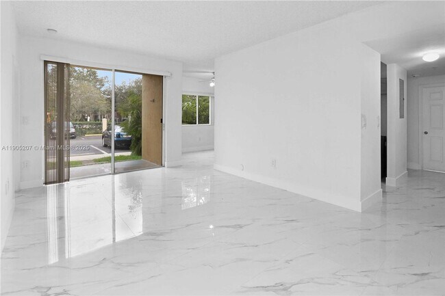 Photo - 7085 Nova Dr