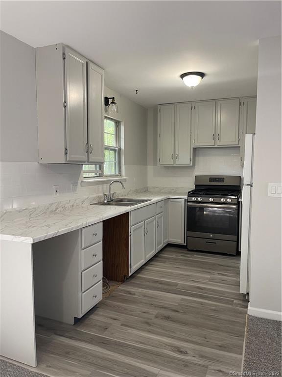Photo - 16 Hawley Glen Unit 16
