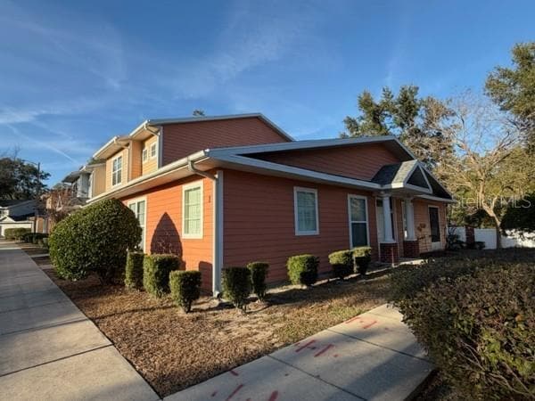 Building Photo - 1569 NW 29 Rd Unit 1