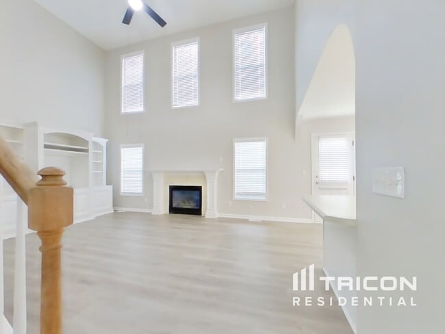 Photo - 2622 Lone Oak Trail