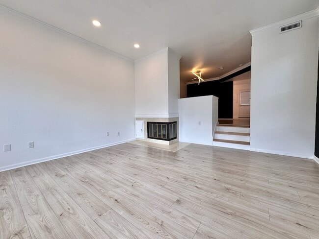 Photo - 201 Fairmont Ct